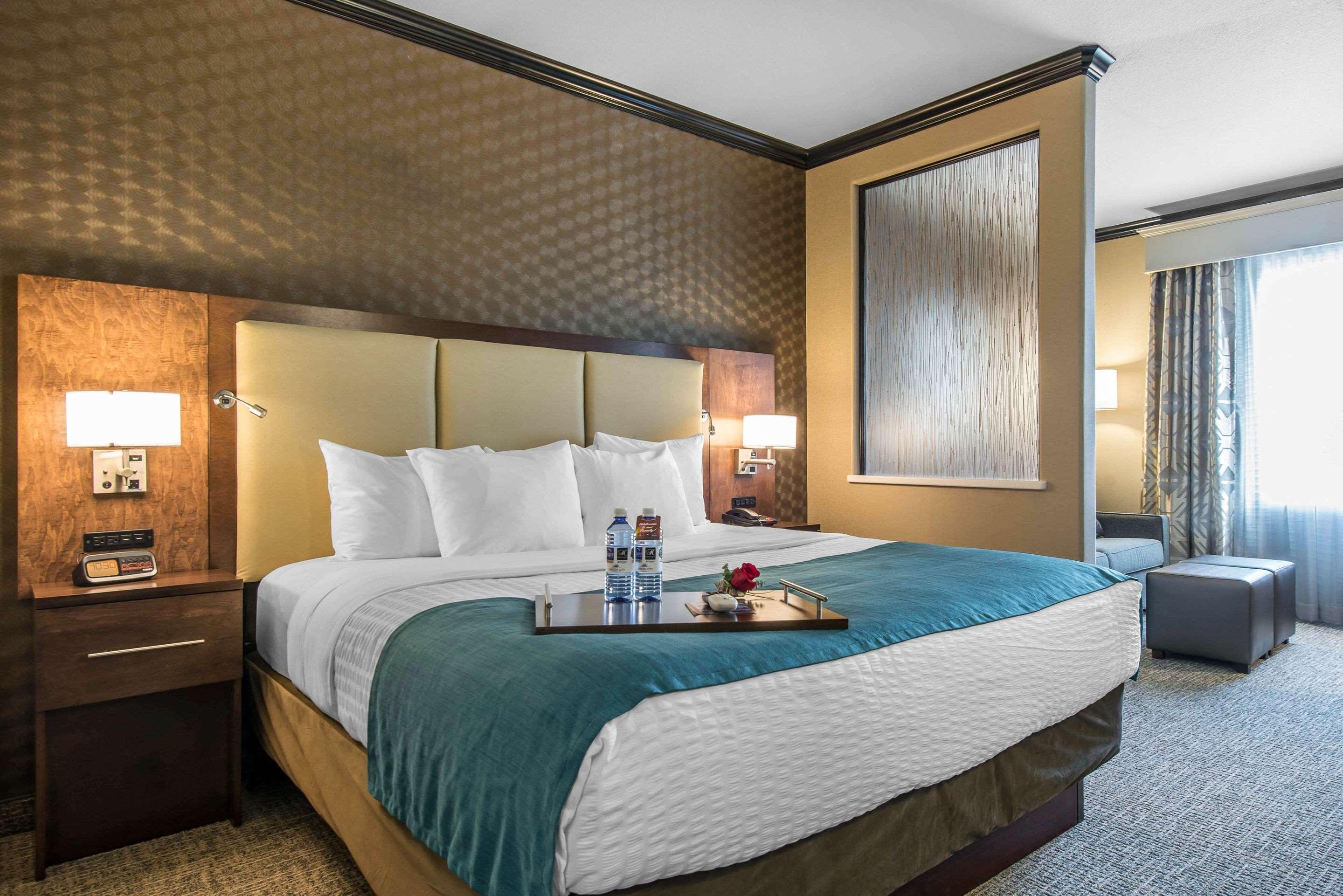 גארדן סיטי The Heritage Inn & Suites, Ascend Hotel Collection מראה חיצוני תמונה