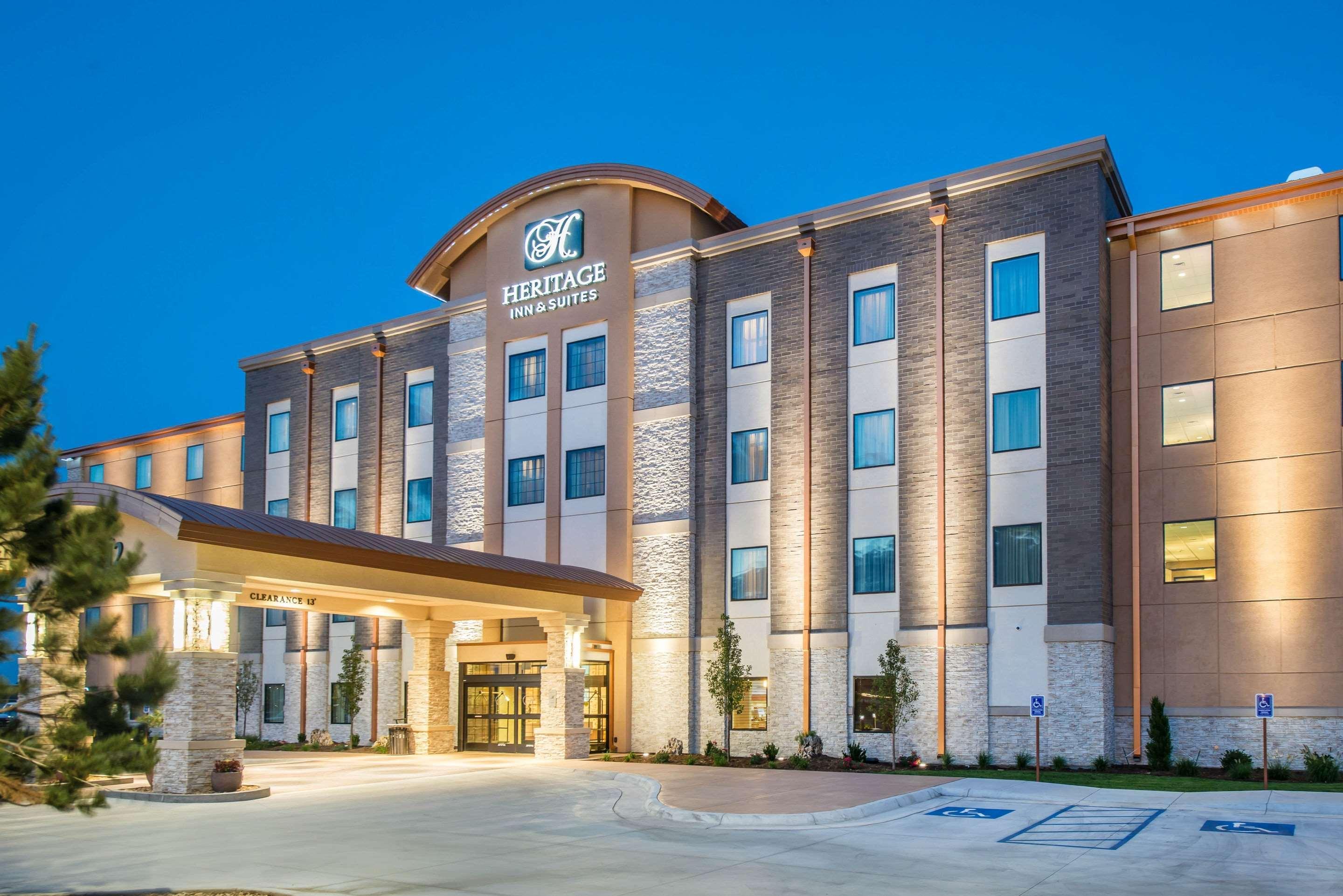 גארדן סיטי The Heritage Inn & Suites, Ascend Hotel Collection מראה חיצוני תמונה