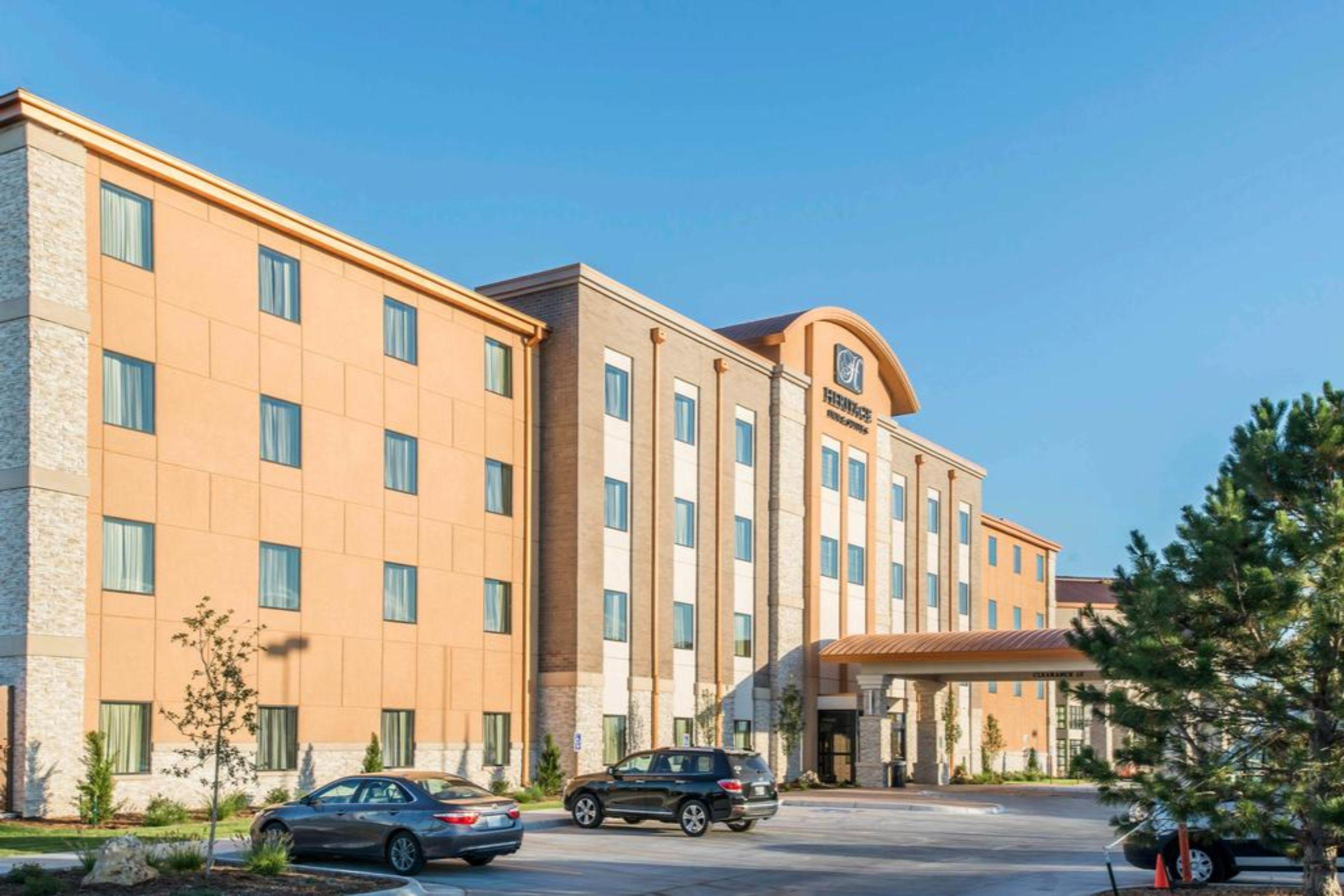 גארדן סיטי The Heritage Inn & Suites, Ascend Hotel Collection מראה חיצוני תמונה