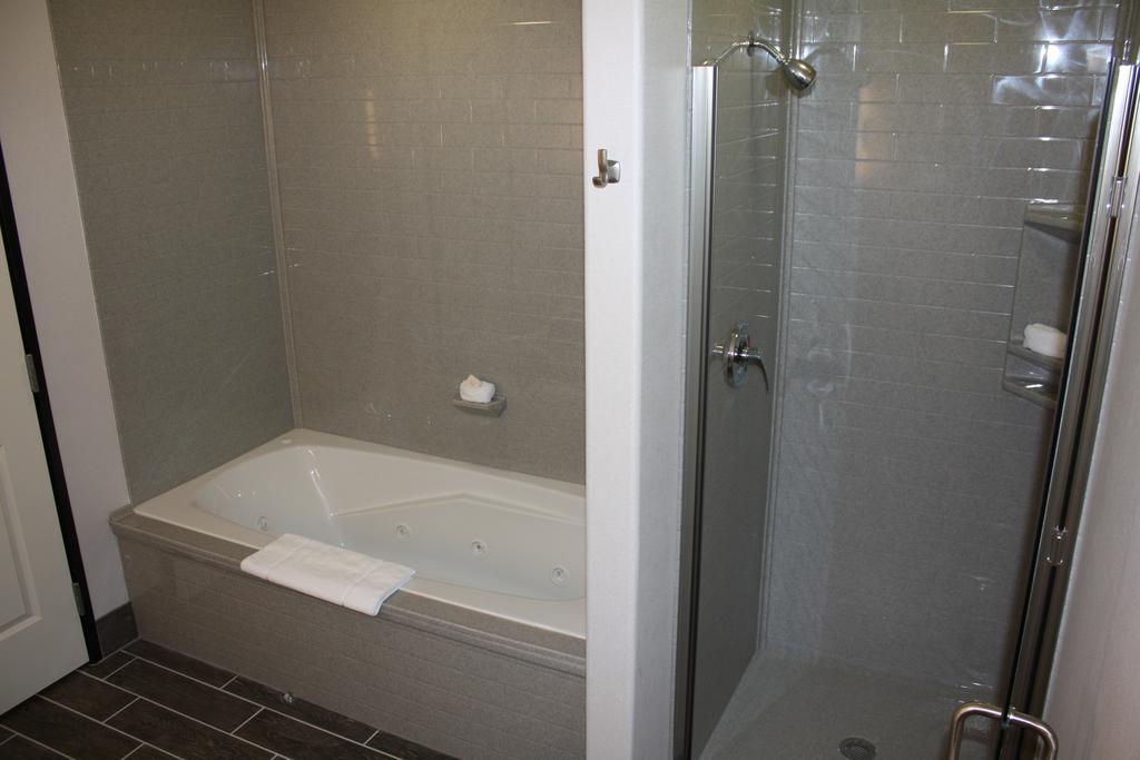 גארדן סיטי The Heritage Inn & Suites, Ascend Hotel Collection מראה חיצוני תמונה